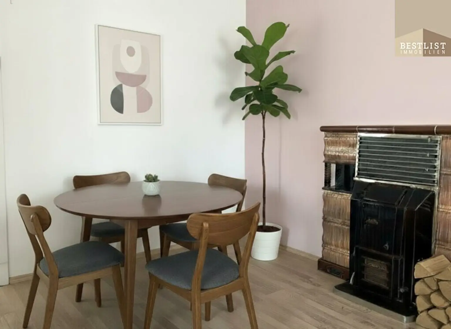 Einfamilienhaus mit Zubau - Tiefgarage und Garten