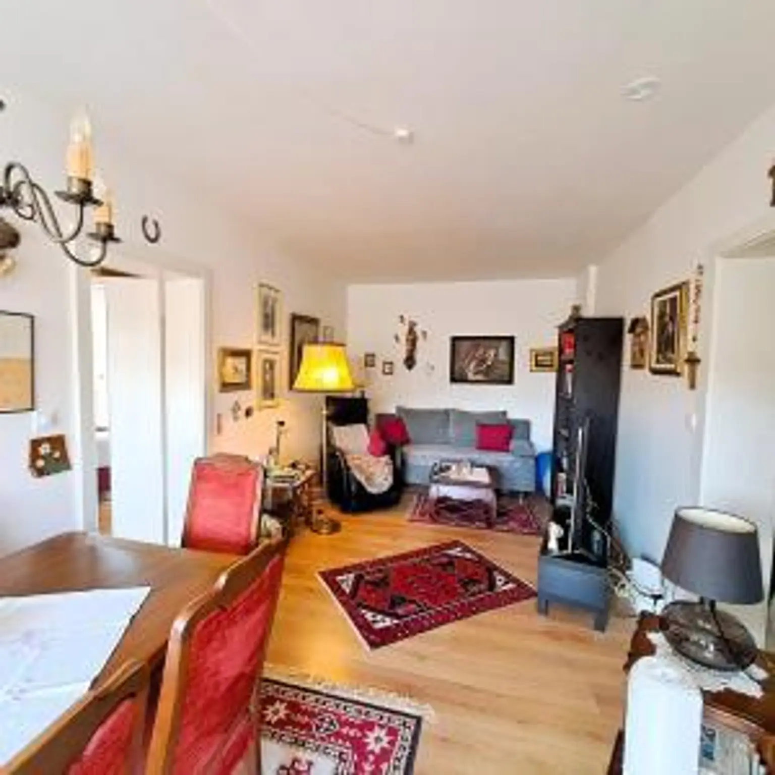 Charmante 2 Zimmer Wohnung mit Balkon und grandiosem Blick