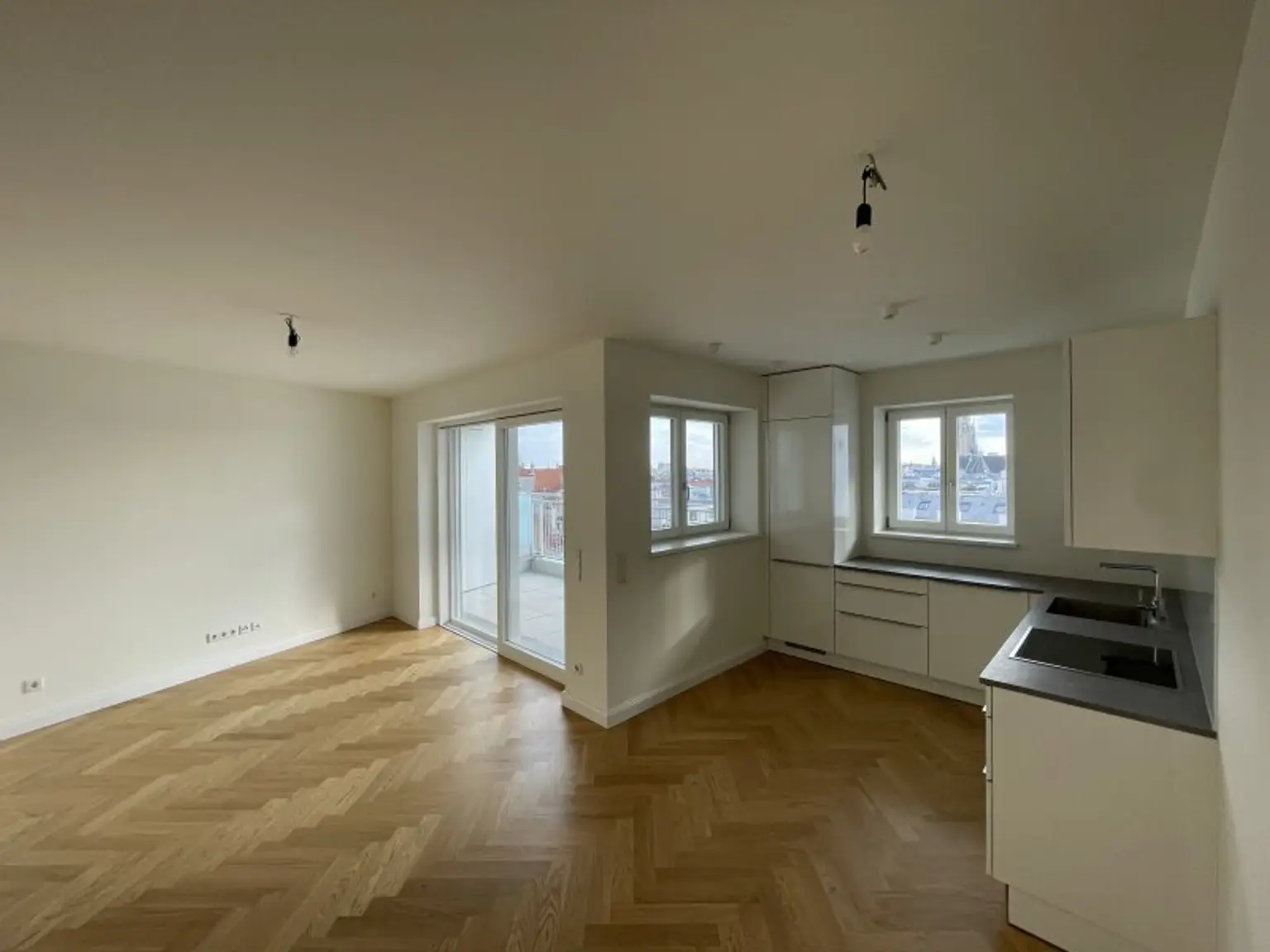 TOP-DACHTERRASSEN-WOHNUNG -- 3 ZIMMER -- FERNBLICK -- NÄHE URANIA!