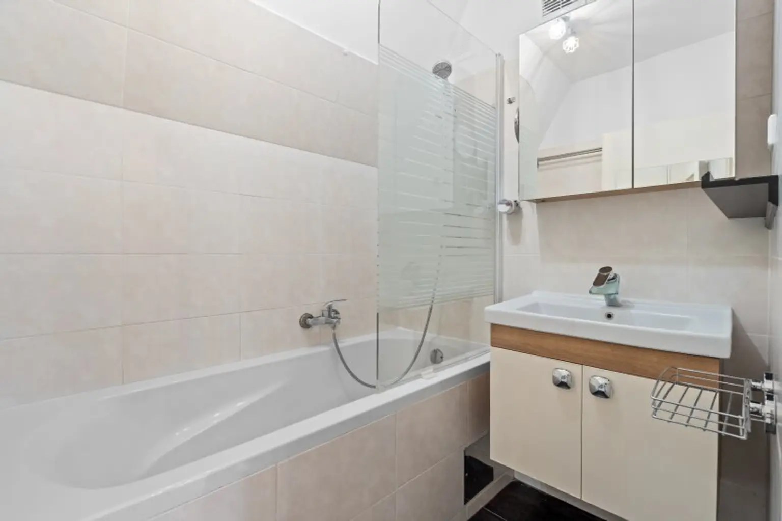 Helle, ruhige 2-Zimmer-Wohnung mit Terrasse in 1160 Wien!