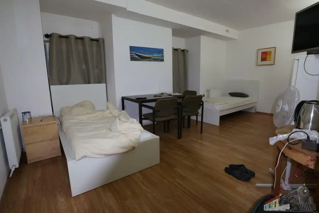 1 Zimmer Mietwohnungen mit 1 Bett  in Fischamend 420,-- Euro monatliche Pauschale ab Jänner / Februar 2026 verfügbar