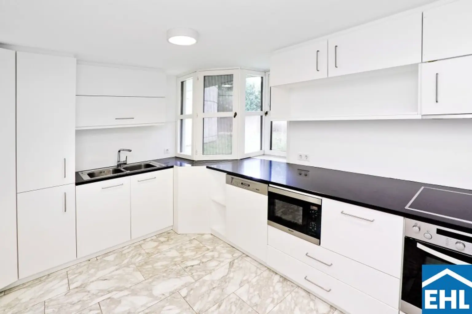 Stilvolle Villa mit Außenpool in exklusiver Grünruhelage des 19. Bezirks