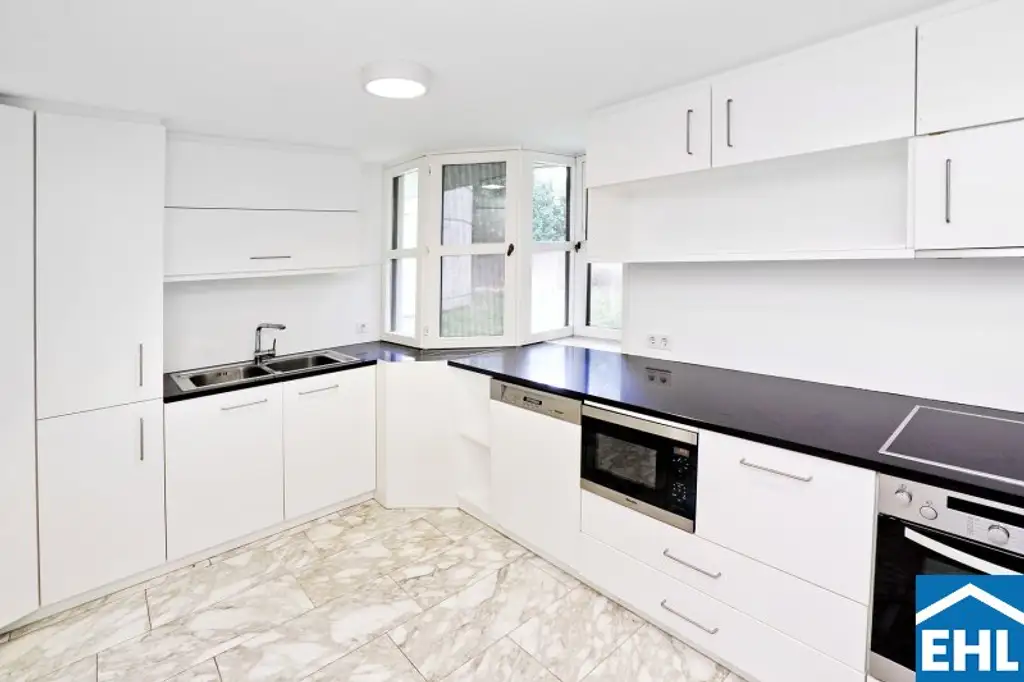 Stilvolle Villa mit Außenpool in exklusiver Grünruhelage des 19. Bezirks