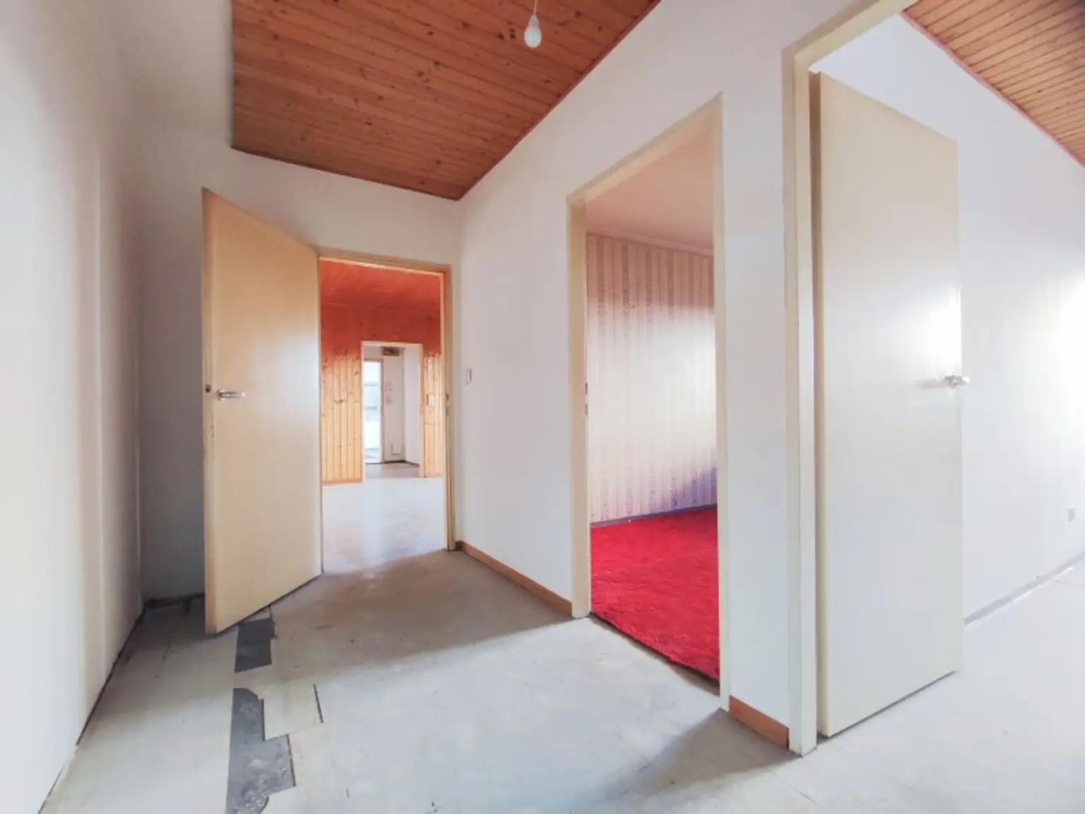 NÄHE REICHE LIESING - Sanierungsbedürftige 3-Zimmer Wohnung mit Loggia