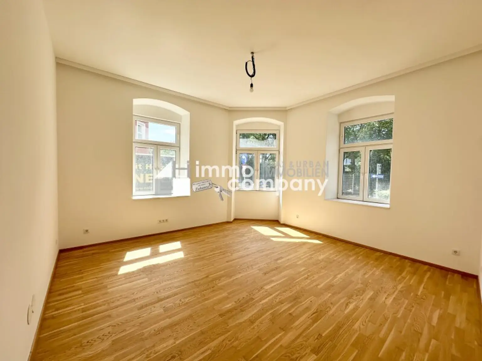 Erstbezug: Charmante 2-Zimmer-Wohnung- Nähe-Lugner City U6!