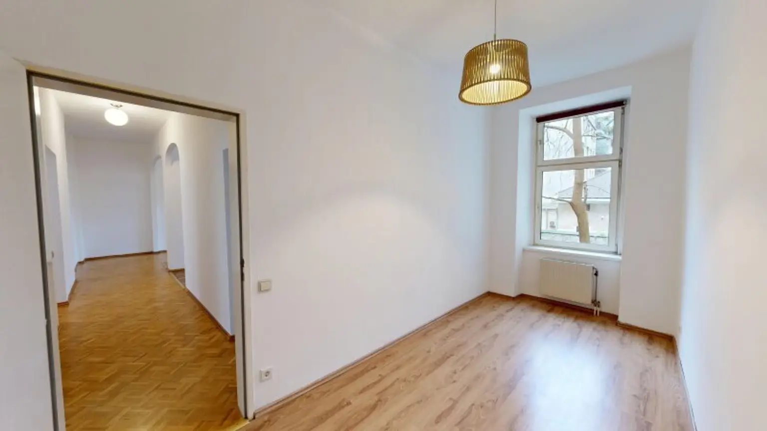 Lage Lage Lage - 99 m² Wohnung mit Potenzial & 4 Zimmern Nähe Kutschkermarkt