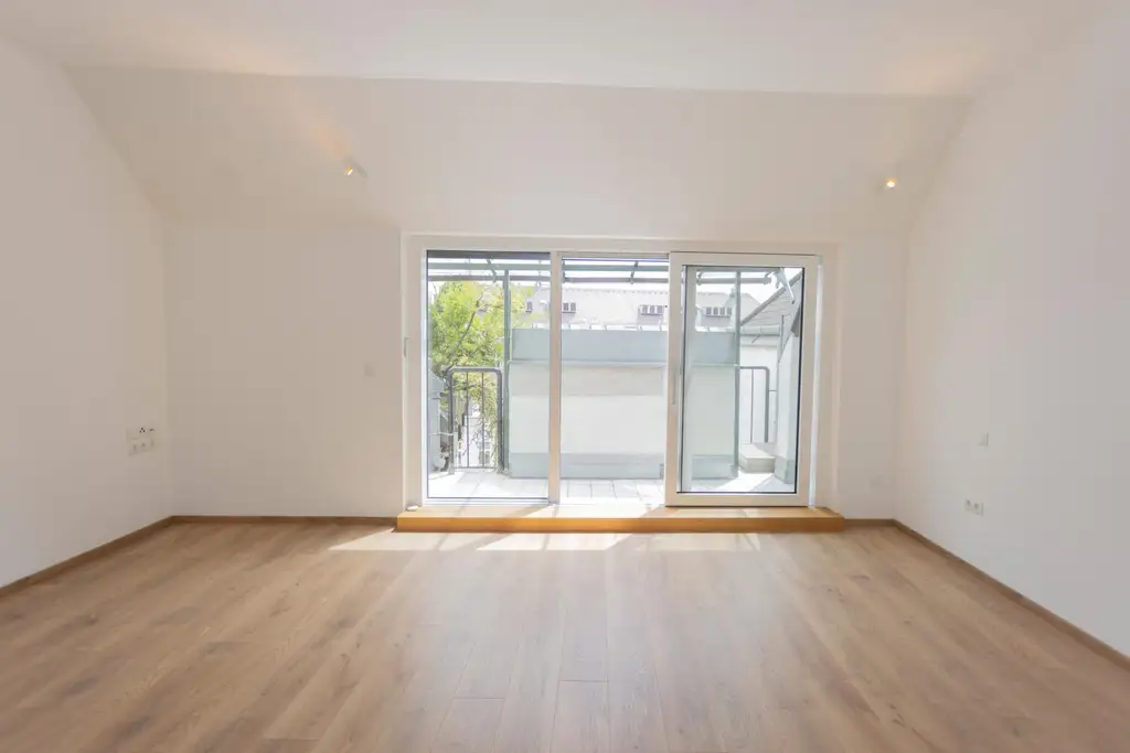 Exklusive Dachgeschoss-Maisonette mit 360° Wienblick und drei Terrassen - 1100 Wien