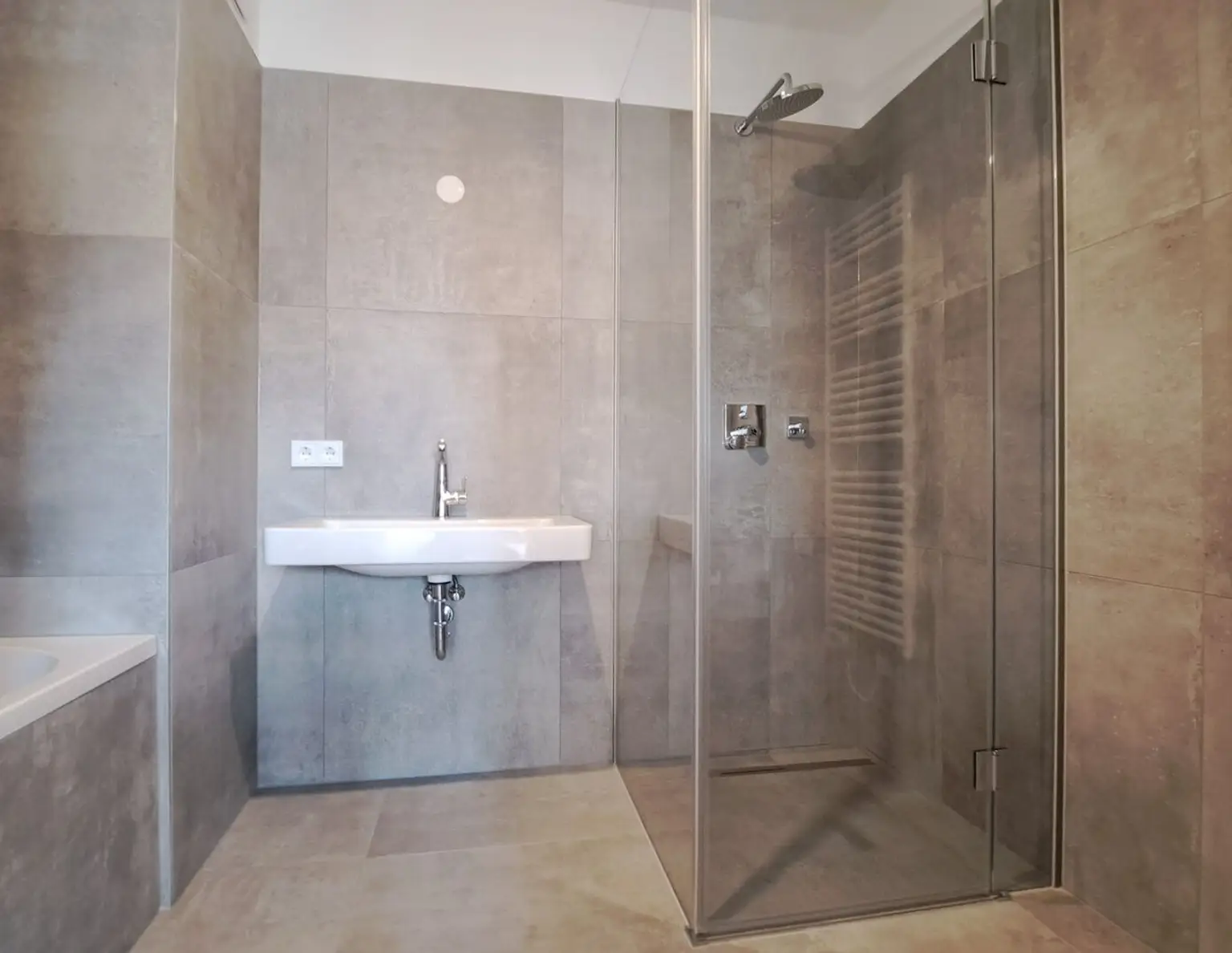 Sonnig Wohnen, Rosig Leben - Daheim in Neusiedl am See!