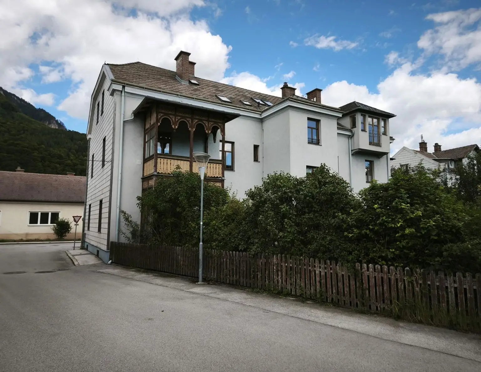 Gründerzeithaus im Herzen von Reichenau an der Rax - mit großem Entwicklungspotenzial