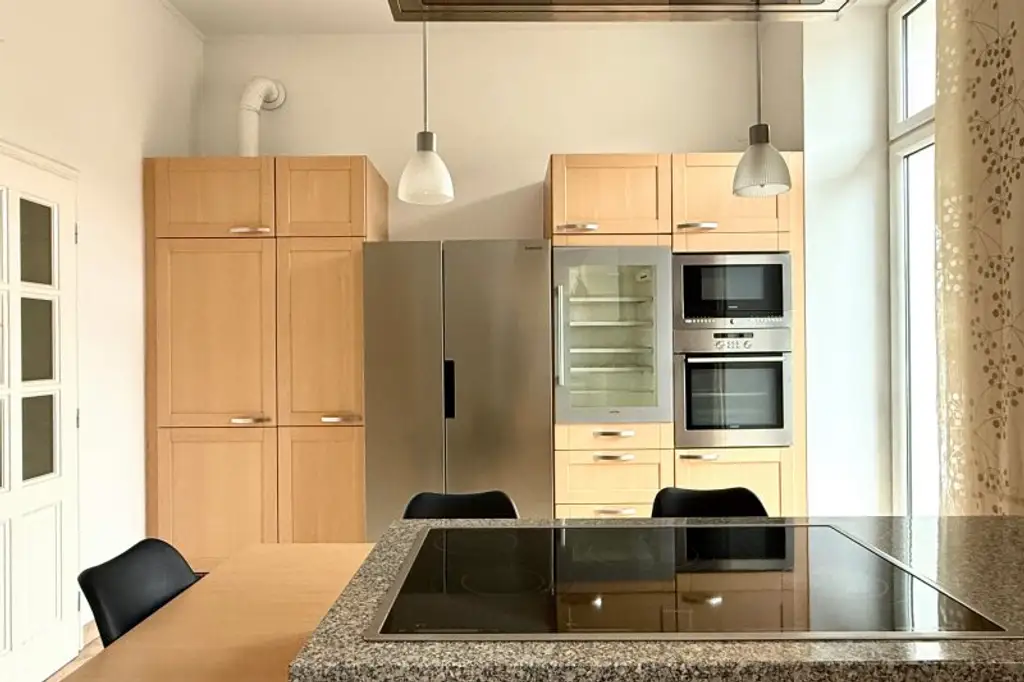 Großzügige Altbauwohnung im Zentrum von Pressbaum