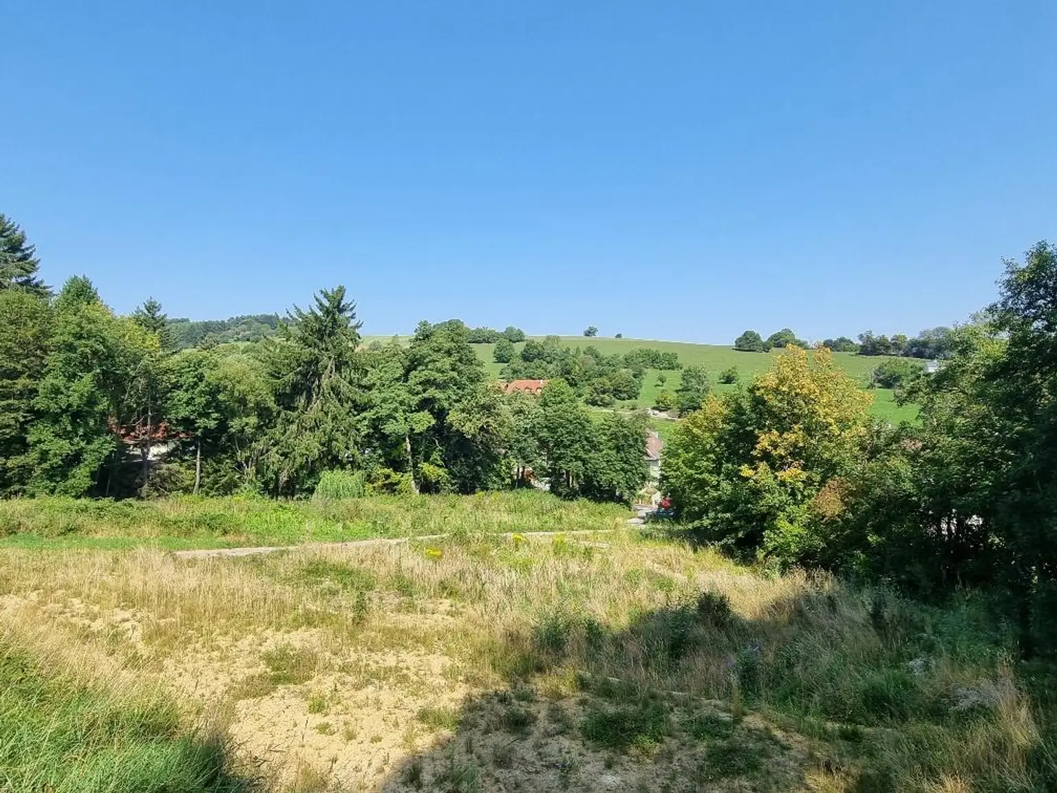 NEUPARZELLIERUNG IN SCHÖNER RUHELAGE