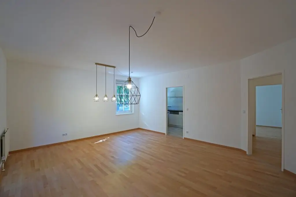 Barrierefreie 4-Zimmer-Gartenwohnung Nähe Auhofcenter und S-Bahn