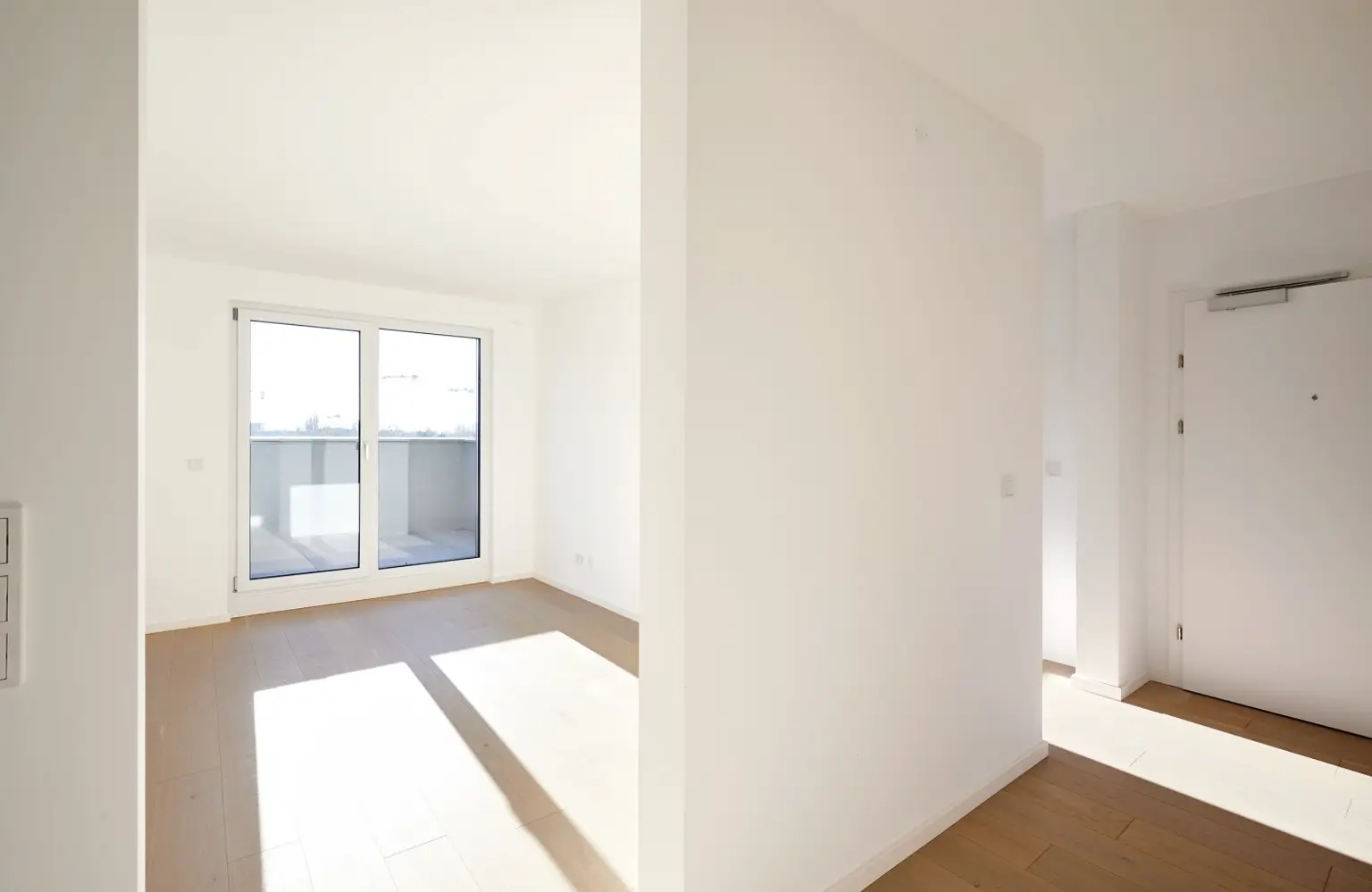 Ihr neues Zuhause: 4-Zimmer-Wohnung mit hofseitigerTerrasse 
nahe Donau - ERSTBEZUG!