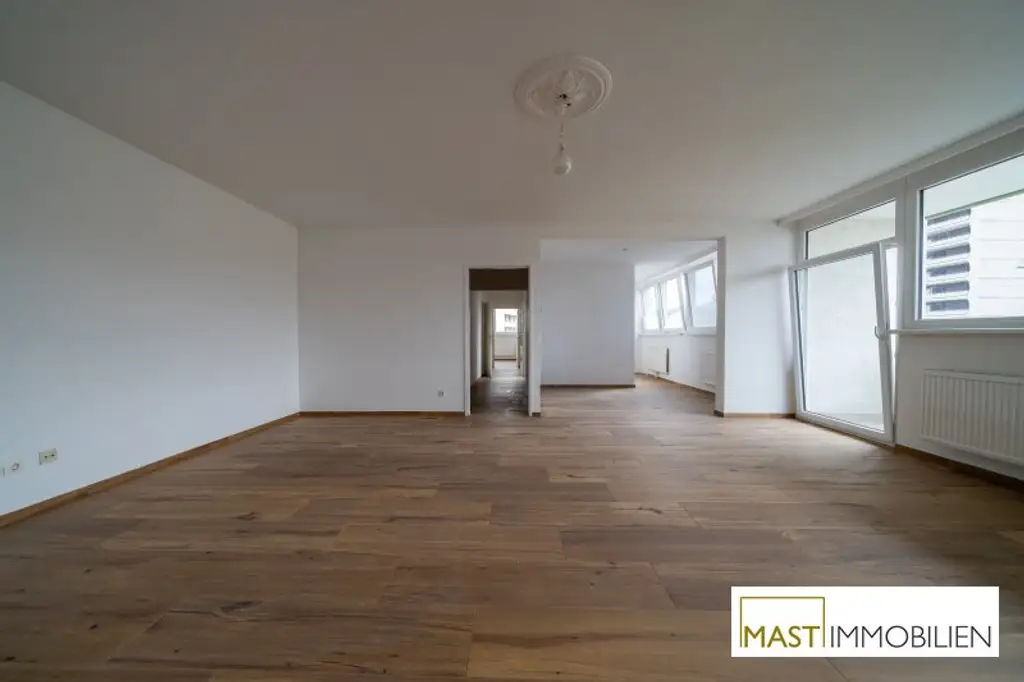 Zur Gänze sanierte 3 Zimmer-Wohnung mit großzügiger Loggia & Fernblick – Spitalgasse 1, Wiener Neustadt