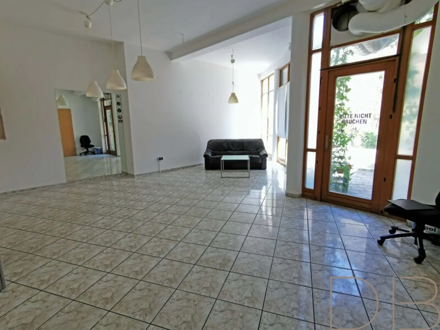 Lokal & "Garten" Ausgang