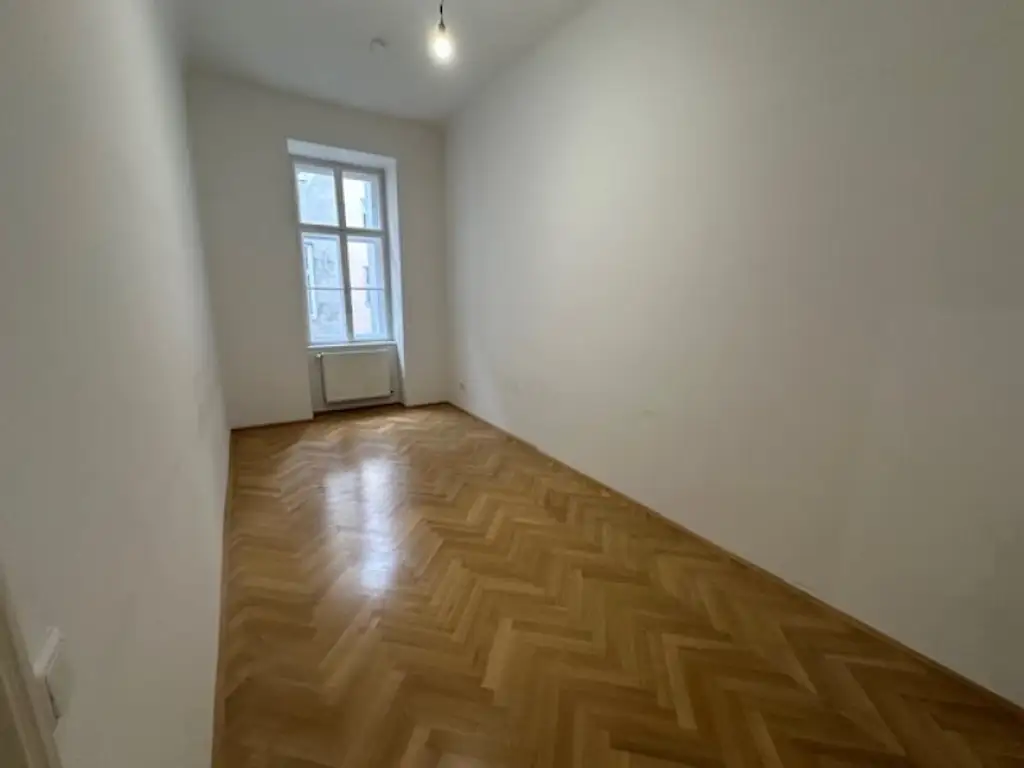 Großzügige Altbauwohnung im Herzen des 2. Bezirks!