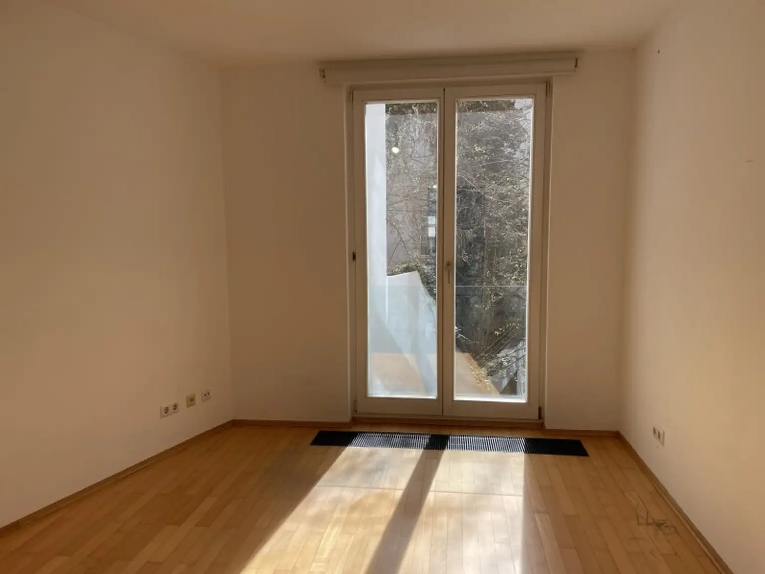 3 Zimmer Wohnung mit Gemeinschaftsdachterrasse direkt beim Karlsplatz!