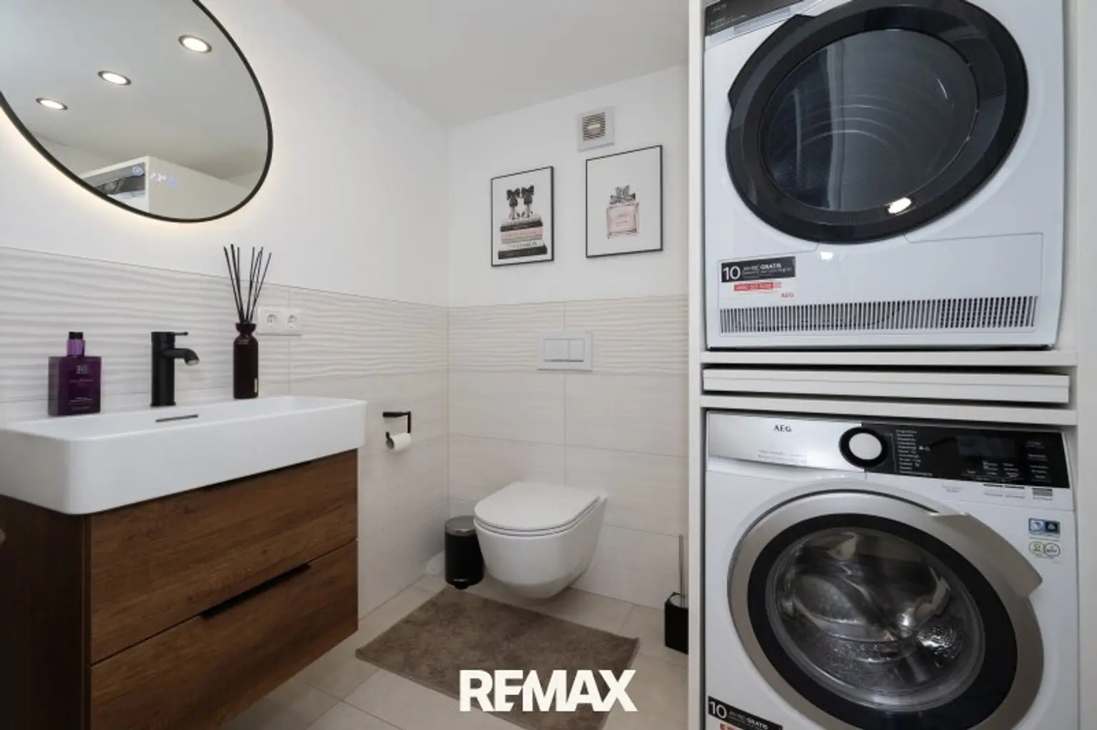 Hauswirtschaftsraum (Waschküche) mit WC  (KG)