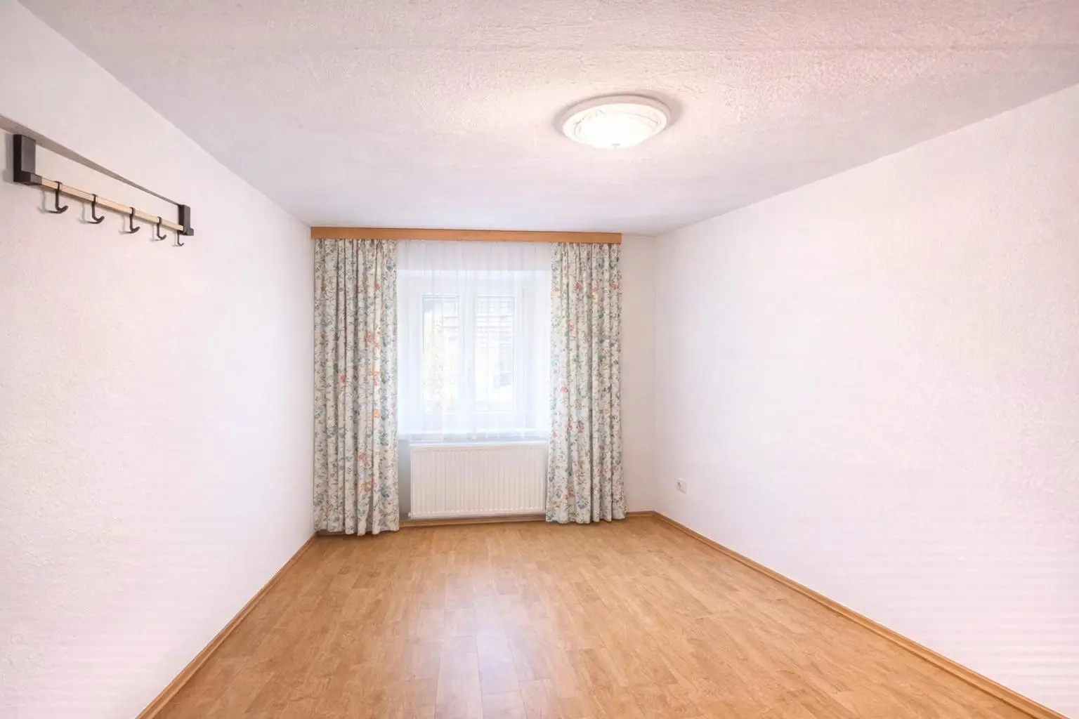 Haus- OG Zimmer