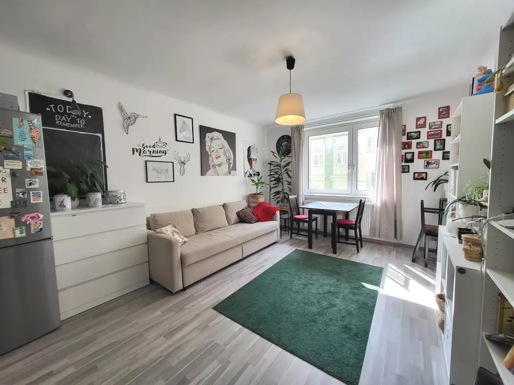 GEMÜTLICHE ZWEIZIMMERWOHNUNG MIT TOP ANBINDUNG