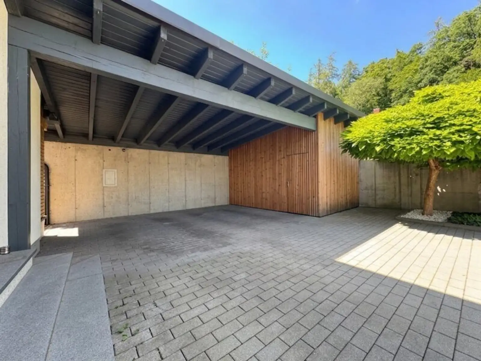 Carport mit Abstellraum