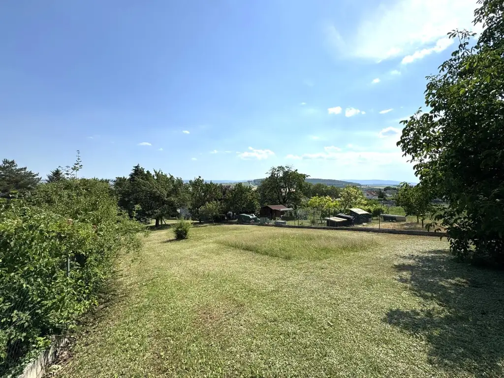 Entzückender Bungalow mit Riesengarten