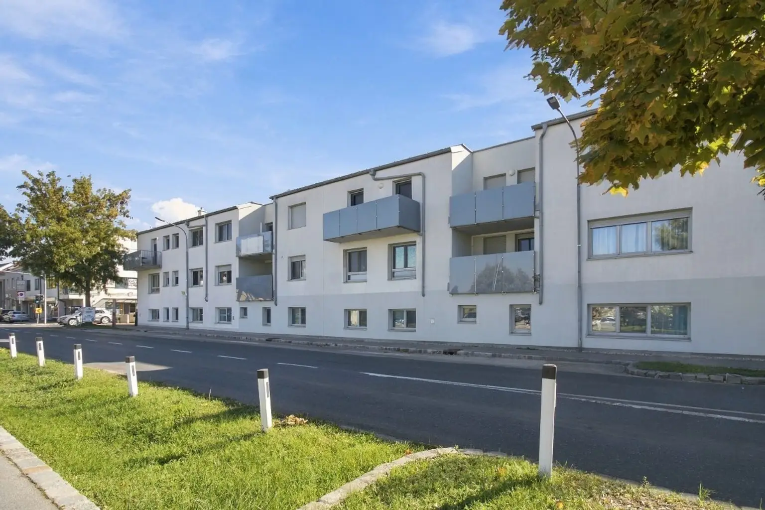 W | NEU am Markt ++ MODERNE ZWEI Zimmer mit TERRASSE | Prima Service Immobilien