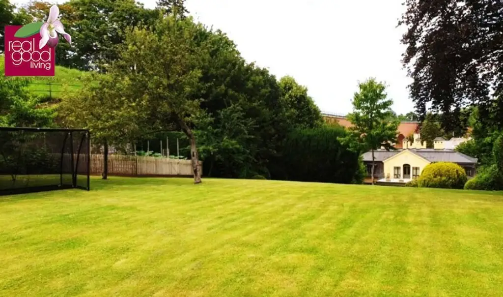 Prestige-Villa in Wien-Mauer – 15 Zimmer, 3.700 m² Gartenparadies, vielseitig nutzbar -Büro & Wohnen vereinbaren !!