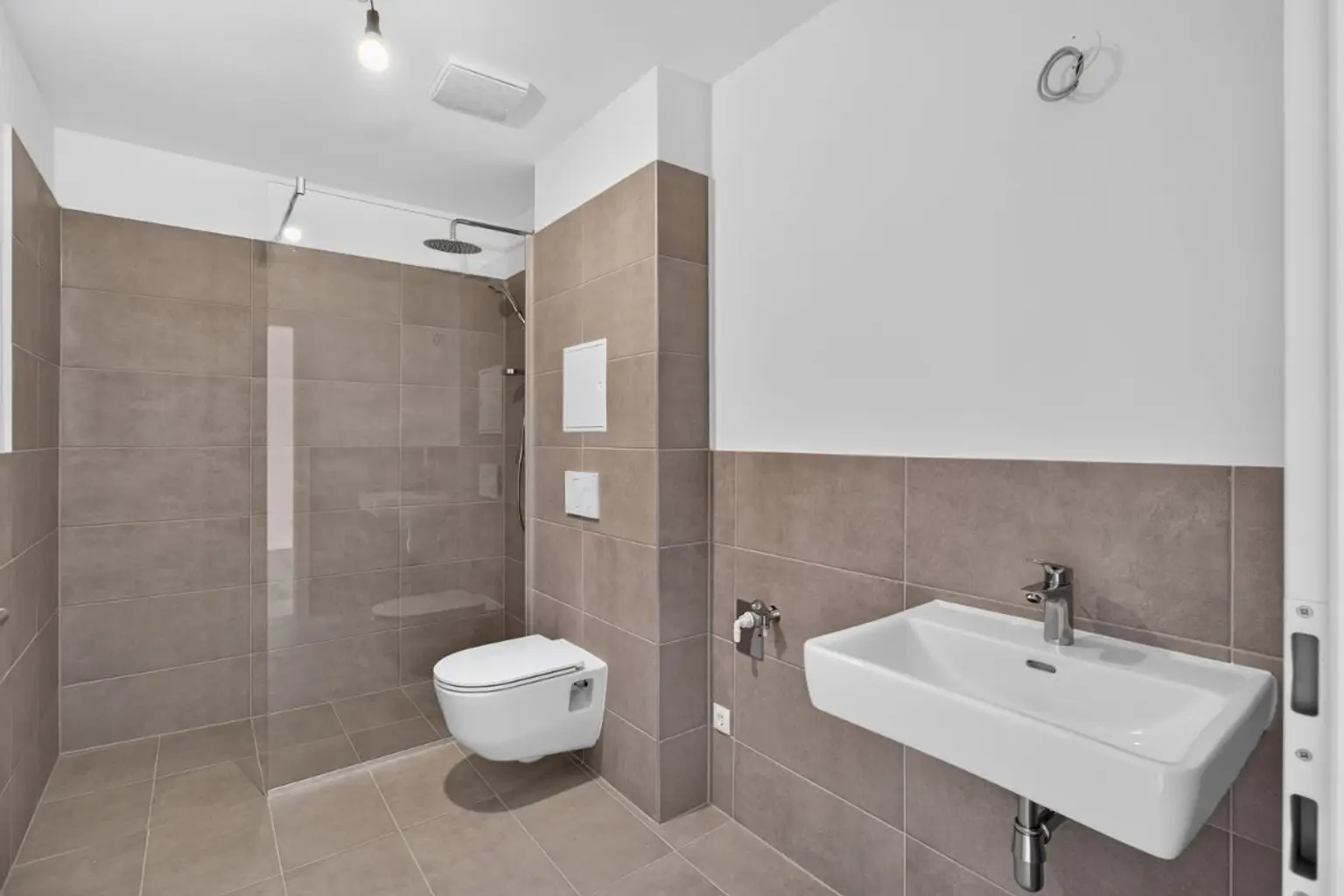 K | THE GREEN 15 ++  ZWEI ZIMMER mit BALKON im DG | Prima Service Immobilien