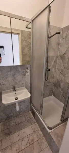 Heller Singlehit im 3.Liftstock - nähe U-Bahn & AKH - Besichtigung FR 07.11 um 16.30 h & 17.00 h