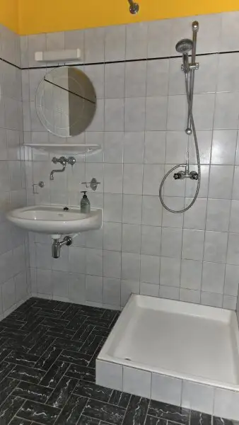 Traumhafter Grün-/Fernblick: 1-Zimmer-Wohnung mit Balkon - 4.Liftstock