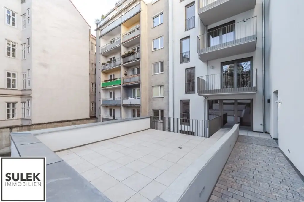 Neubau: 4 Zimmer Wohnung mit großer Terrasse in ruhiger Innenhoflage - zentrumsnah! - ab sofort !