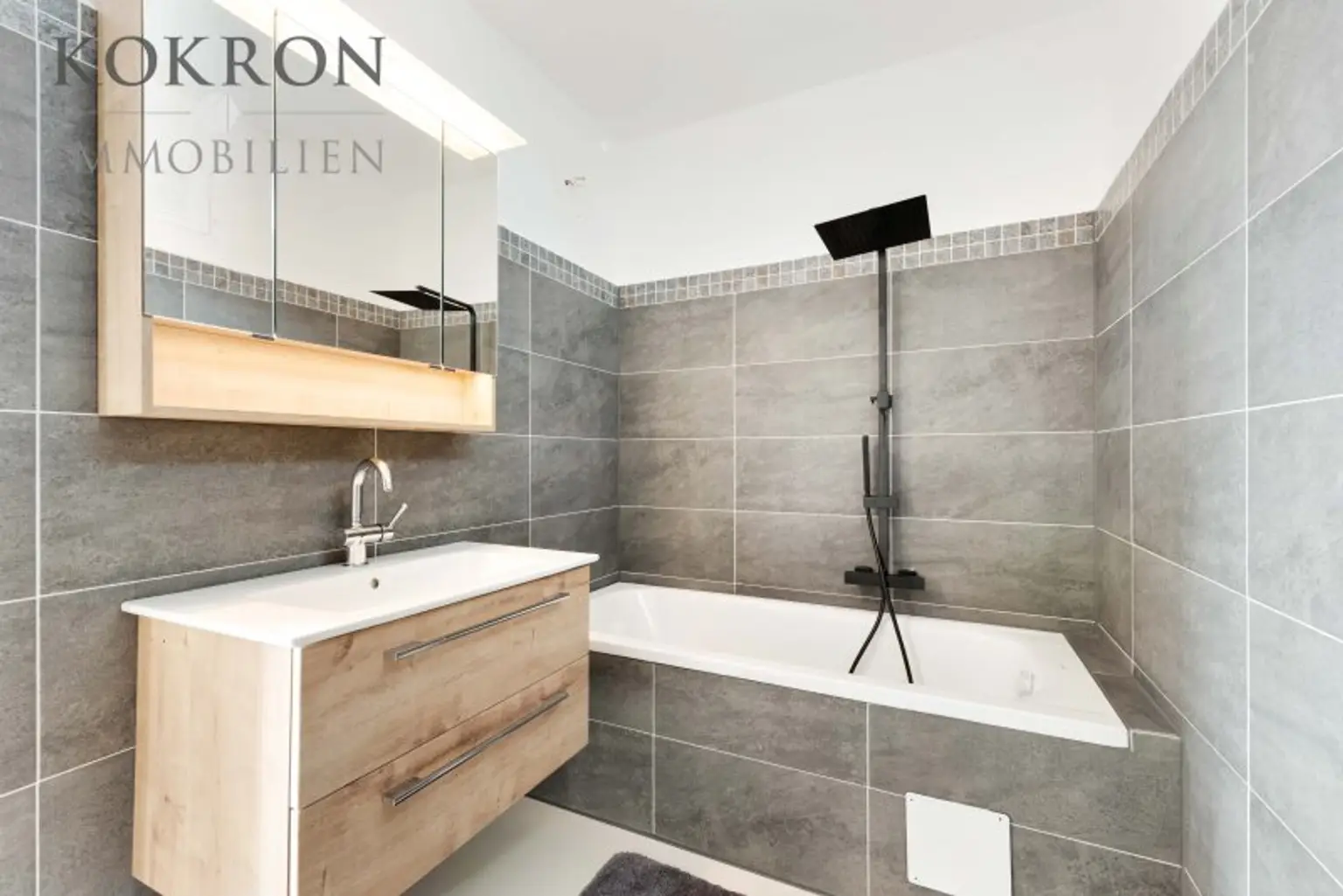 Bad mit Wanne - Altbau