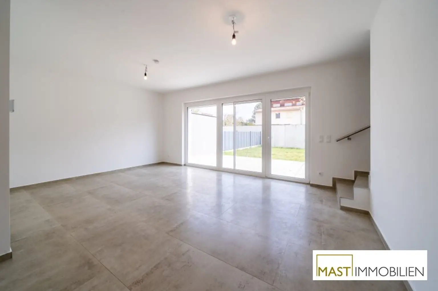 *NEU* - ab Oktober - 4 Zimmer Reihenhaus in Bahnhofsnähe