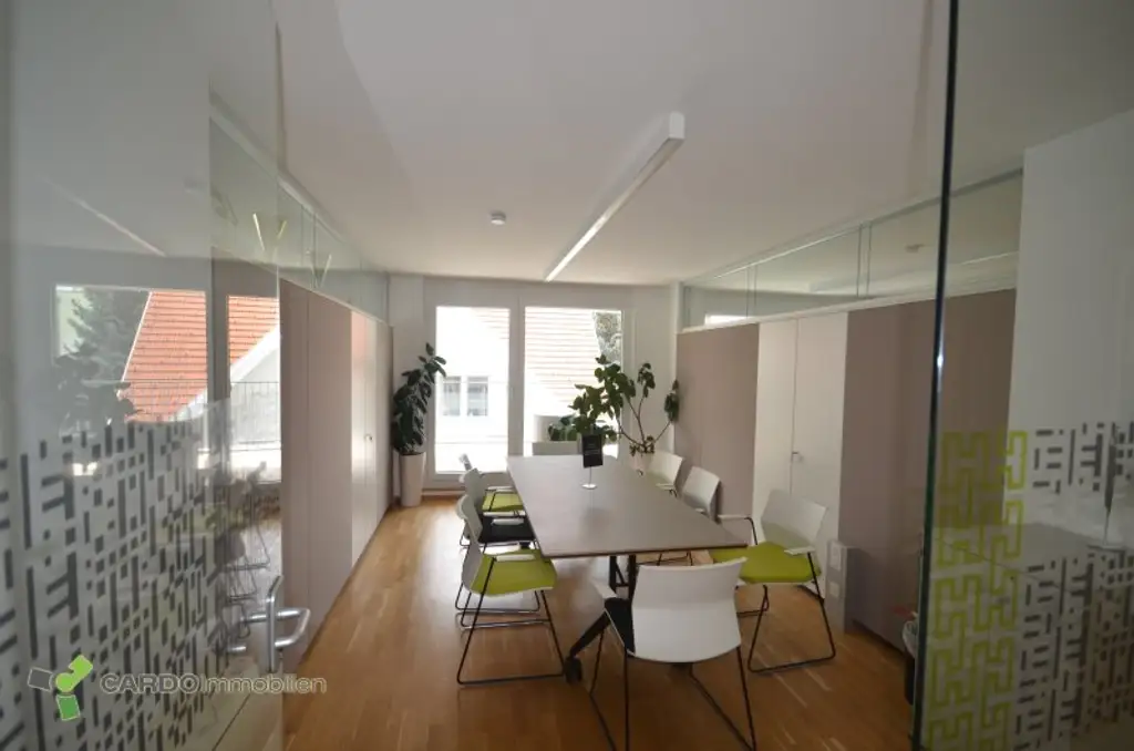 Moderne, flexibel gestaltbare Büroflächen vis-à-vis UNO City  ca. 289 m², Terrasse & Loggien