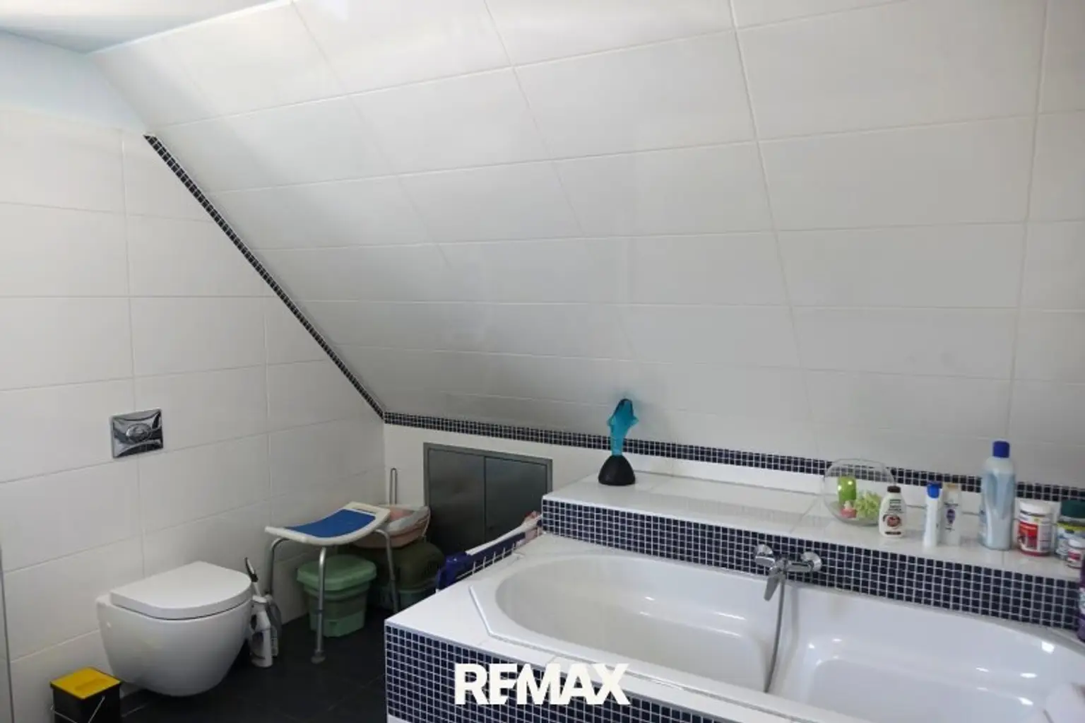 Badezimmer im Dachgeschoss
