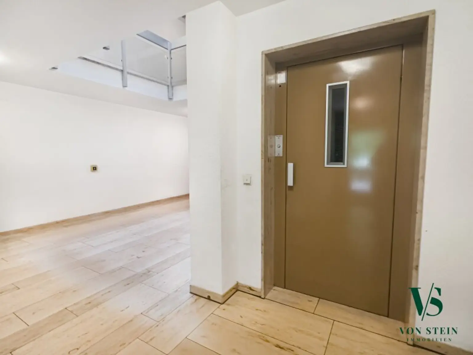 Bogenhausens Schmuckstück: Exklusive 3-Zimmer-Wohnung mit Loggia und Garage