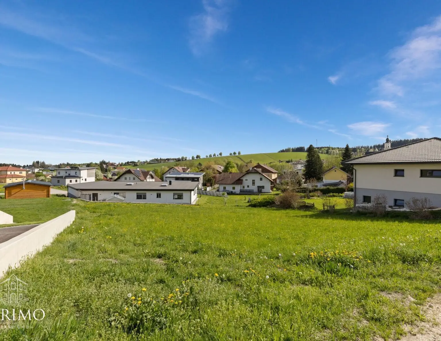 Traumhaftes Baugrundstück in sonniger Aussichtslage - zentral gelegen in Taiskirchen