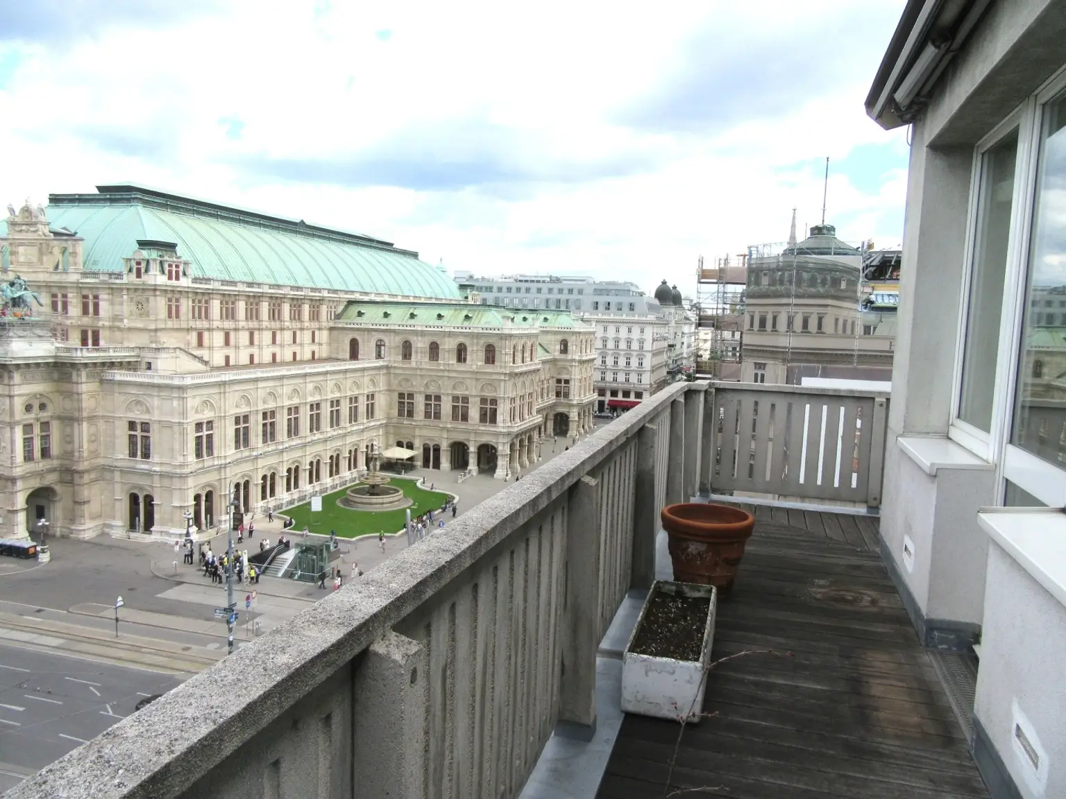 1 BLICK zur OPER