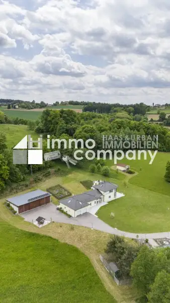 Modernes Wohnparadies in Alleinlage mit Gästehaus, Halle, Weinkeller & mehr – ca. 60.000 m² Grundstück