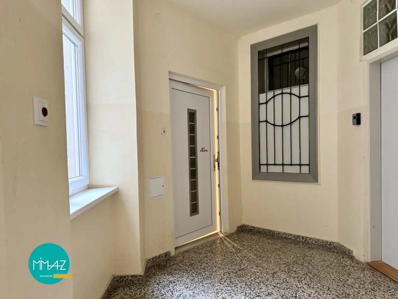 Urban & ruhig zugleich! Helle 2-Zimmerwohnung mit Altbauflair & 3-Meter-Raumhöhe! Sehr gute Infrastruktur!