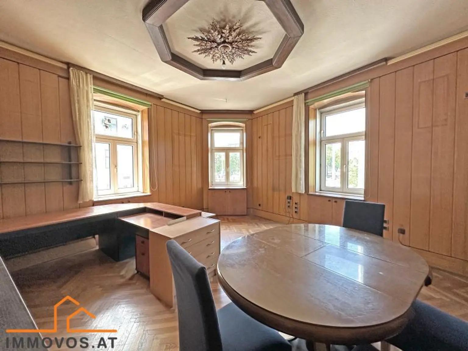 sanierungsbedürftige WOHNUNG - ALTBAU - schönes HAUS