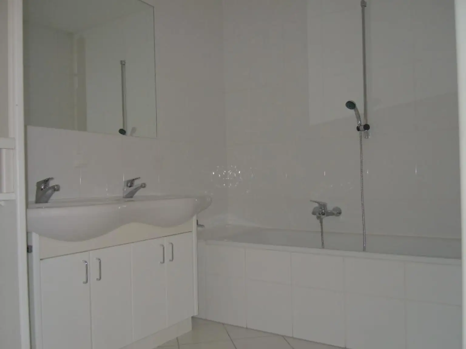 großes Badezimmer