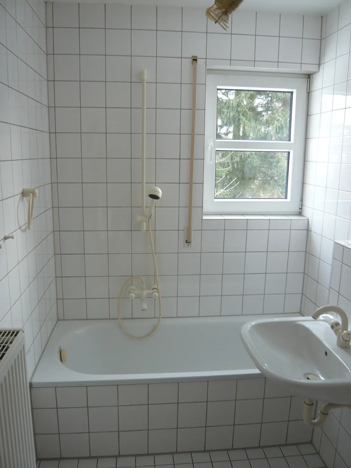 Bad mit Wanne