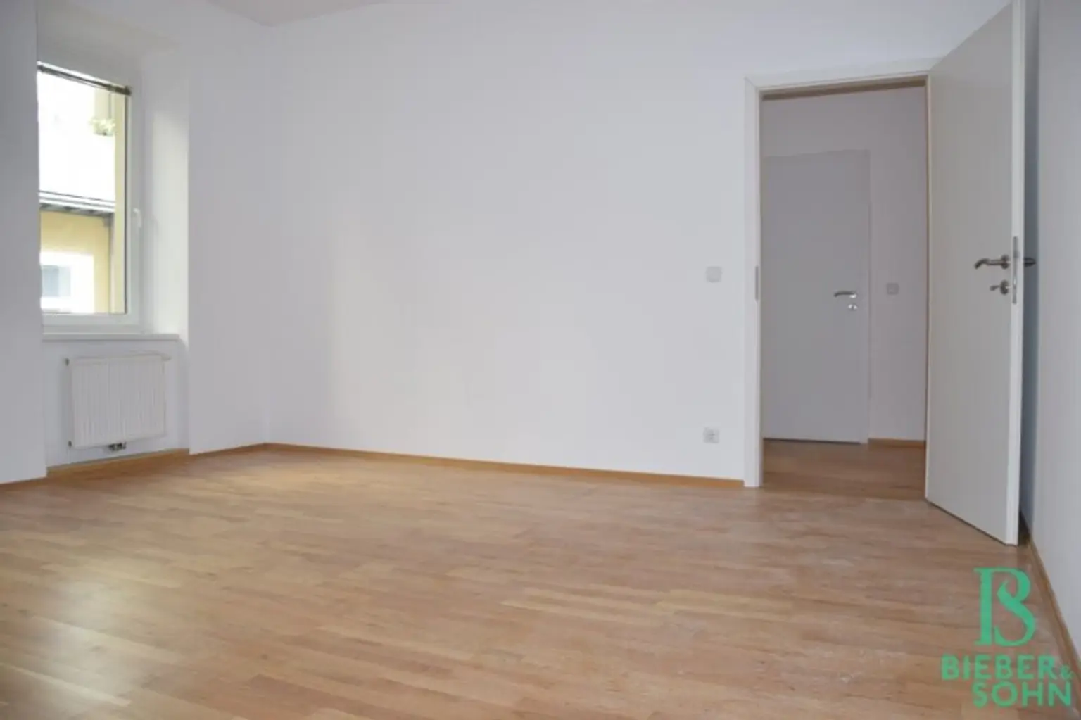 Mitten im 5.! Westterrasse - Top renovierte, große, sonnige Wohnung - Ruhelage