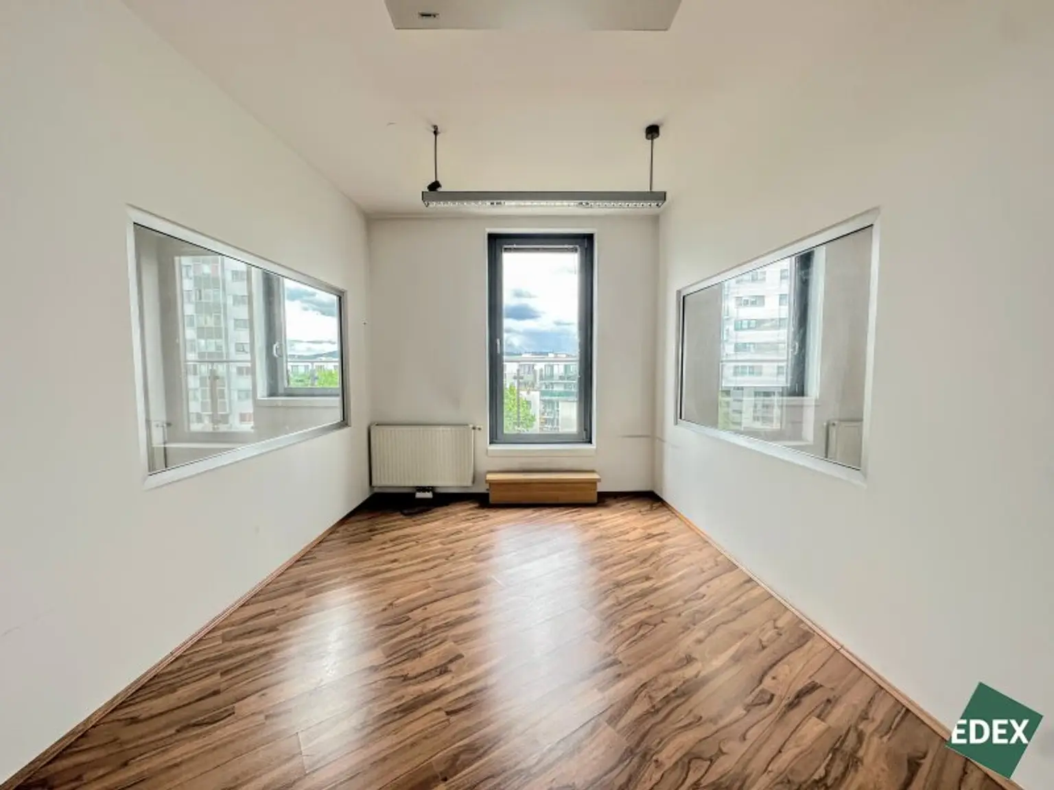 Modernes Büro mit guter Anbindung und Terrasse