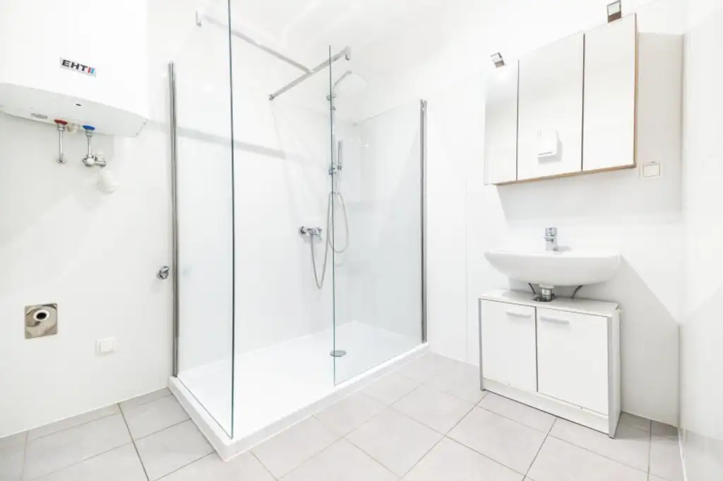 OHNE PROVISON I XXL-BALKON I TOP-SANIERT I 4 ZIMMER I LENDPLATZ I SEHR HELL I RUHIG I HAUSTIERE WILLKOMMEN I PARKPLATZ I PROJEKT WOHNEN I
