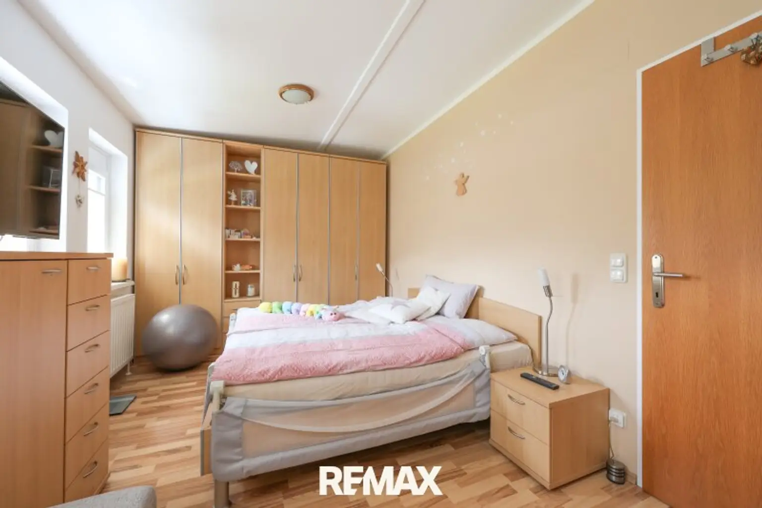 Zimmer 2 OG
