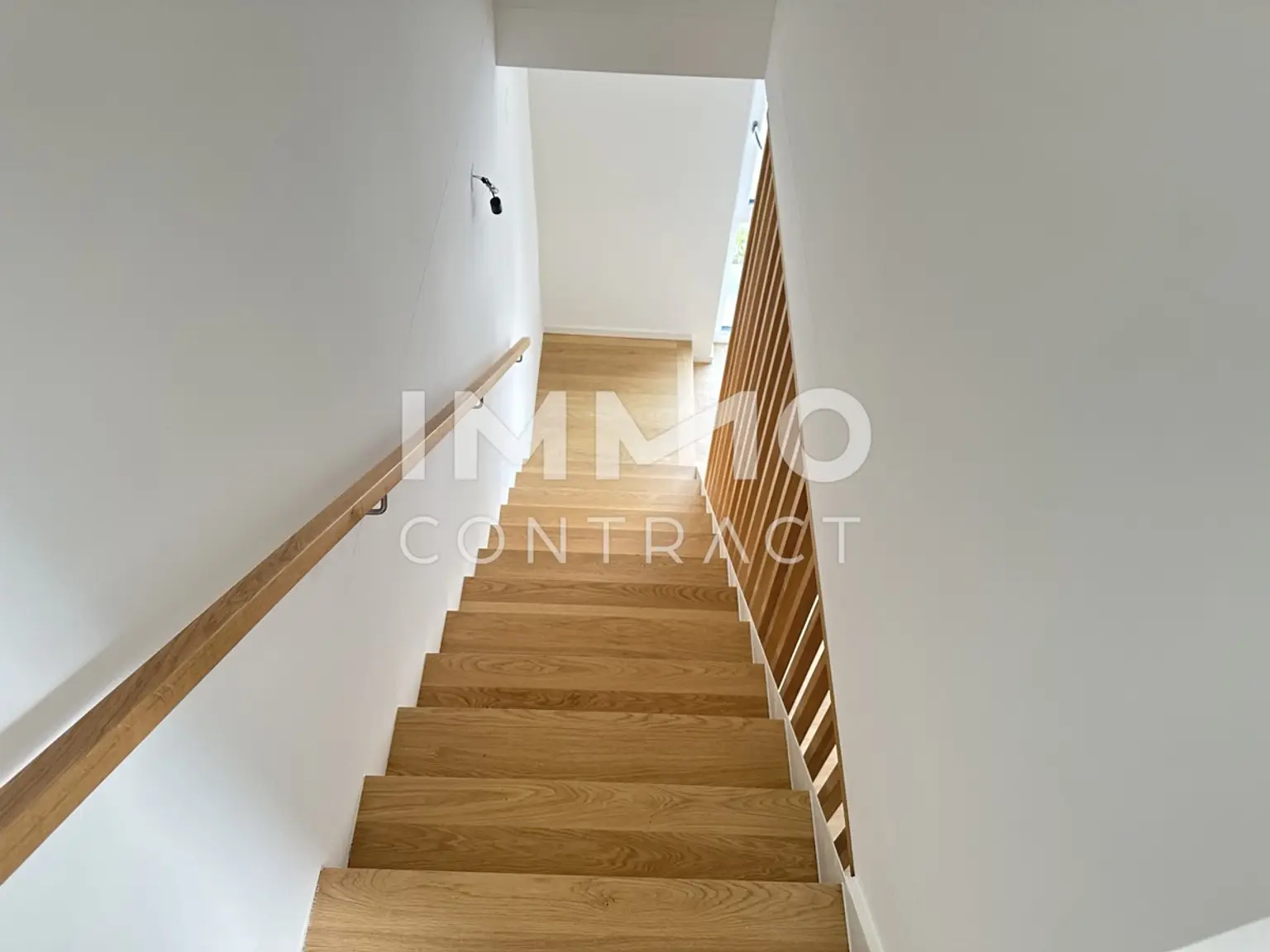 EIN WAHRES FAMILIENPARADIES - 4 ZIMMER MAISONETTE MIT GARTEN und BALKON!
