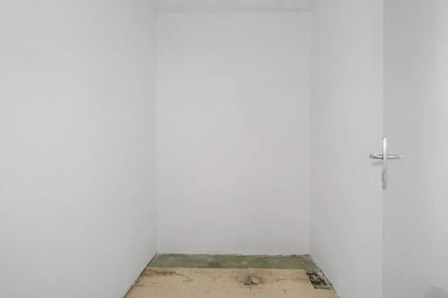 Geräumige 3-Zimmer-Wohnung in 1150 Wien/sanierungsbedürftig /WG möglich